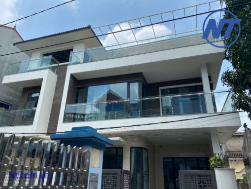 ban công kính đông anh