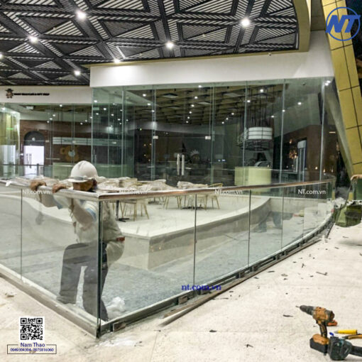 TAY INOX DỊ HÌNH