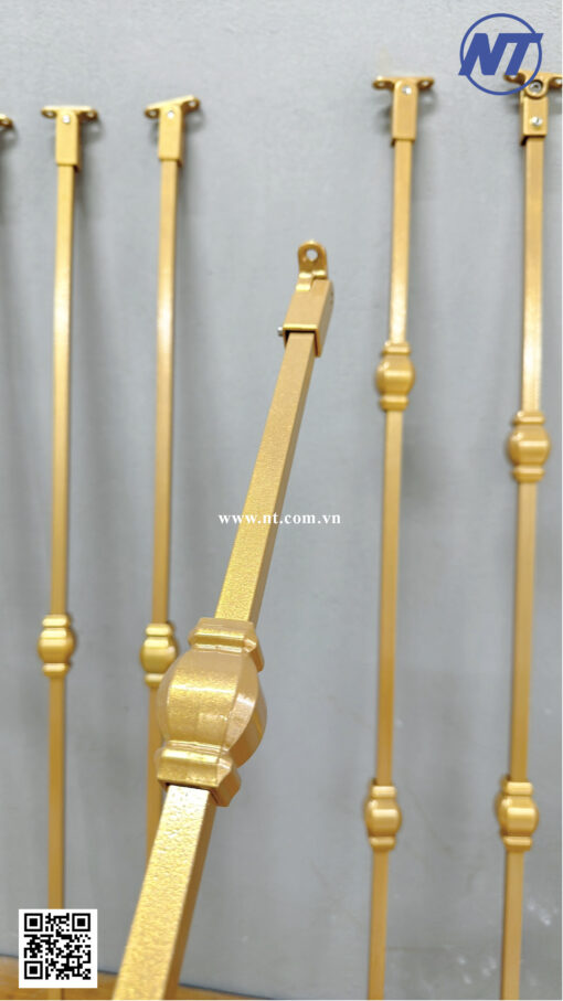 CON TIỆN CẦU THANG SẮT NHẬP KHẨU